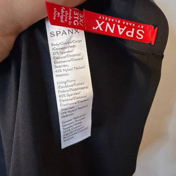 Spanx Shapewear Shorts size 3X Black - Picture 3 of 4